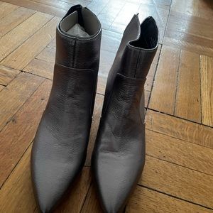 Karl Lagerfeld ankle boots metallic silver leather Brand New